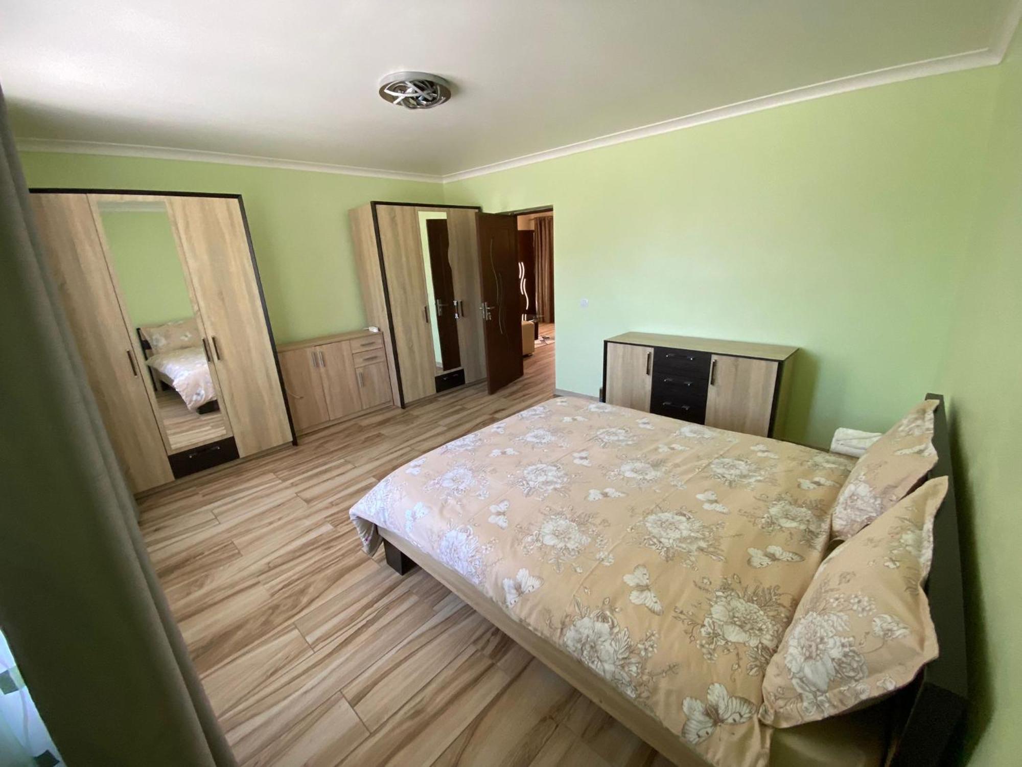 Transilvania Rent Hunedoara Exteriör bild